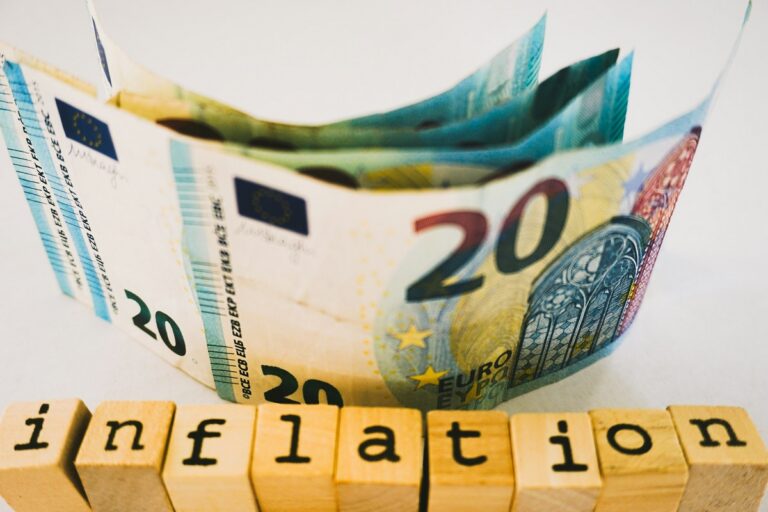 SMIC vs inflation